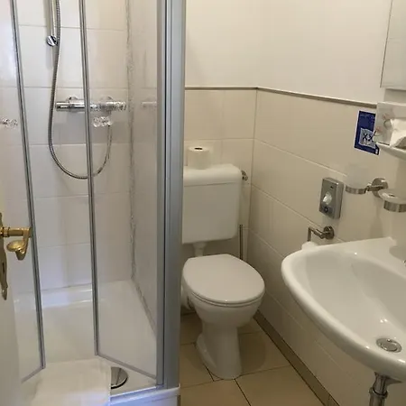 Отель Sevda's Garni Weinforth