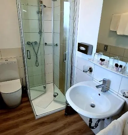 Sevda's Garni Weinforth Hotel 3*